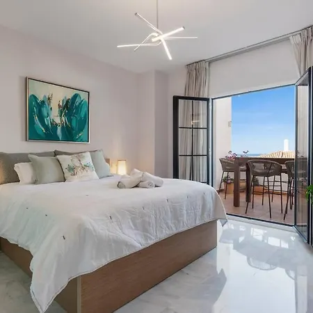 Luxury In Aldea Blanca Close By Beautiful Port And Beaches Of Puerto Banus בית נופש
