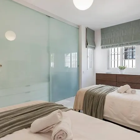 Luxury In Aldea Blanca Close By Beautiful Port And Beaches Of Puerto Banus