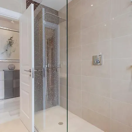 Luxury In Aldea Blanca Close By Beautiful Port And Beaches Of Puerto Banus * מארבלה