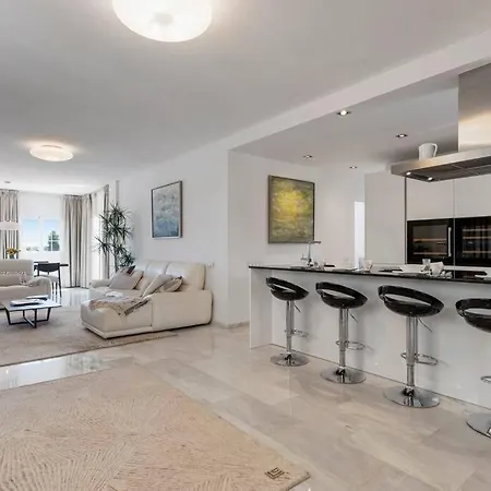 בית נופש Luxury In Aldea Blanca Close By Beautiful Port And Beaches Of Puerto Banus מארבלה