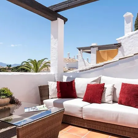 Luxury In Aldea Blanca Close By Beautiful Port And Beaches Of Puerto Banus בית נופש