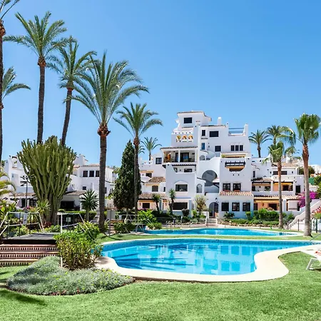 Luxury In Aldea Blanca Close By Beautiful Port And Beaches Of Puerto Banus