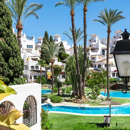 Luxury In Aldea Blanca Close By Beautiful Port And Beaches Of Puerto Banus בית נופש