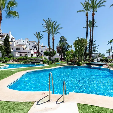 Luxury In Aldea Blanca Close By Beautiful Port And Beaches Of Puerto Banus *