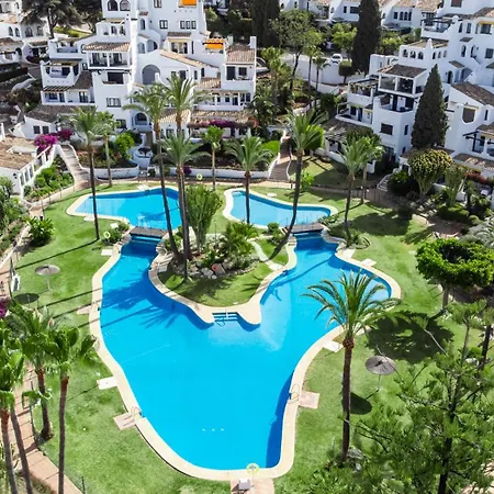 Luxury In Aldea Blanca Close By Beautiful Port And Beaches Of Puerto Banus